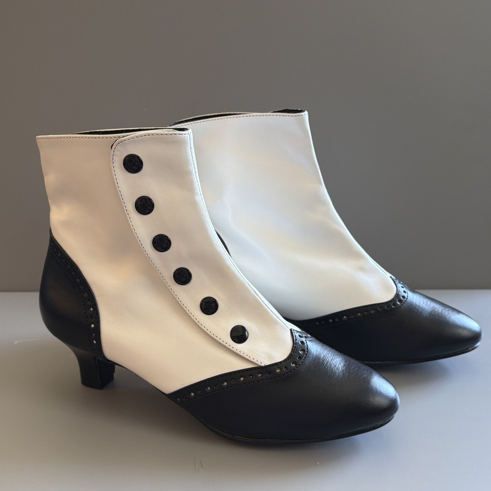 Bordello Pleaser Kitten Heel Wingtip Button Ankle Boots Women Size 10 Flora-1023 - Picture 2 of 12